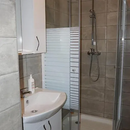 Plantin 3 Sleeping 2 Bathrooms. * Antwerp